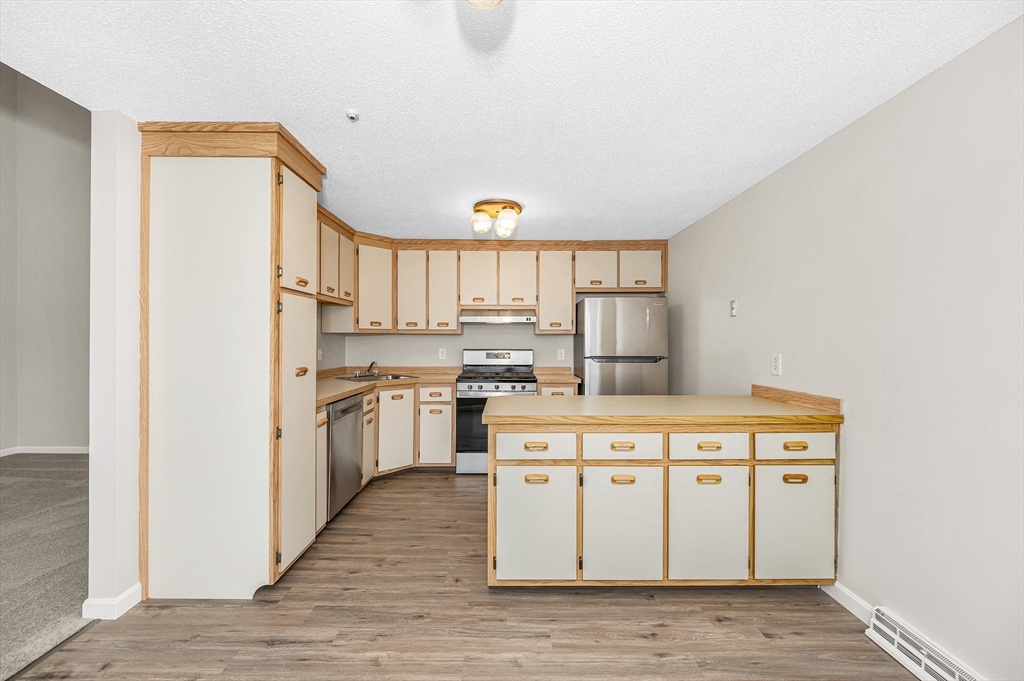 241 Broadway Road, Unit 50 Dracut, MA 01826 - Photo 10 of 36