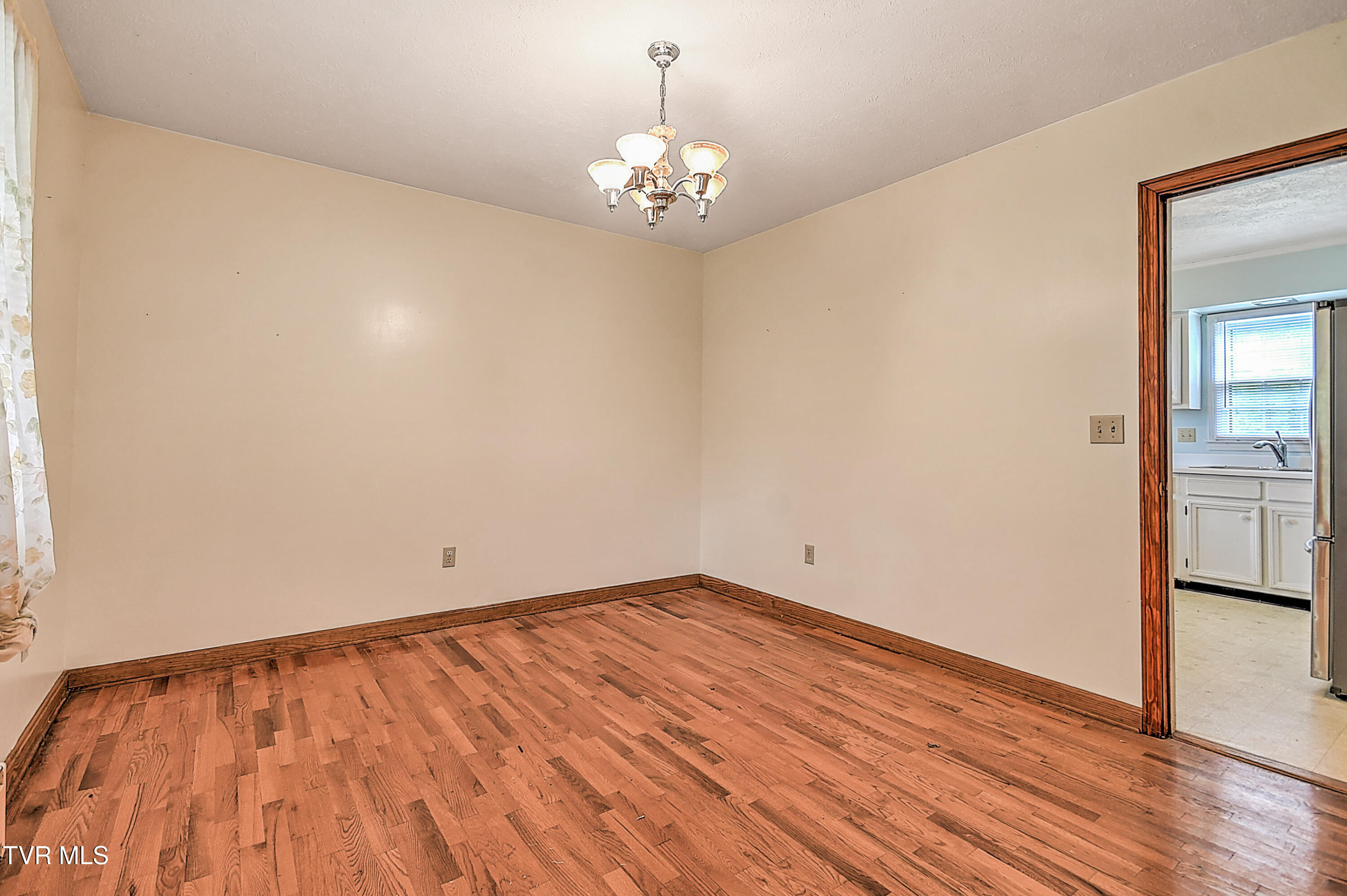 700 Painter Creek Road Bristol, TN 37620 - Photo 11 of 51 700 Painter Creek KB-15