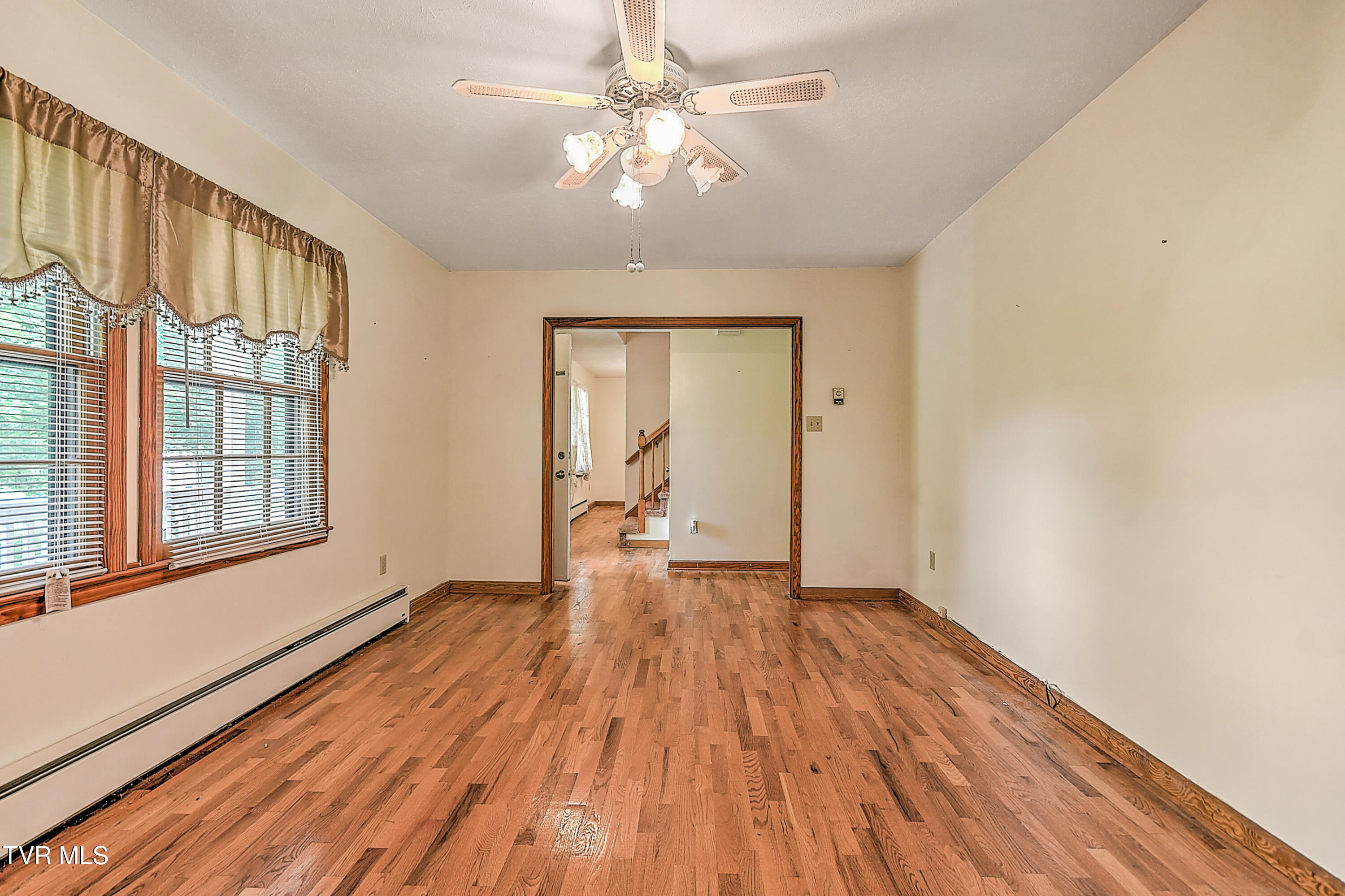 700 Painter Creek Road Bristol, TN 37620 - Photo 16 of 51 700 Painter Creek KB-19