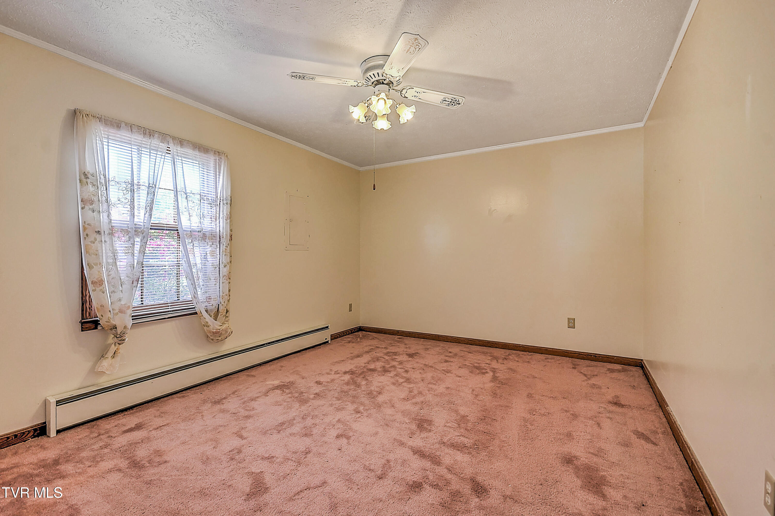 700 Painter Creek Road Bristol, TN 37620 - Photo 17 of 51 700 Painter Creek KB-20