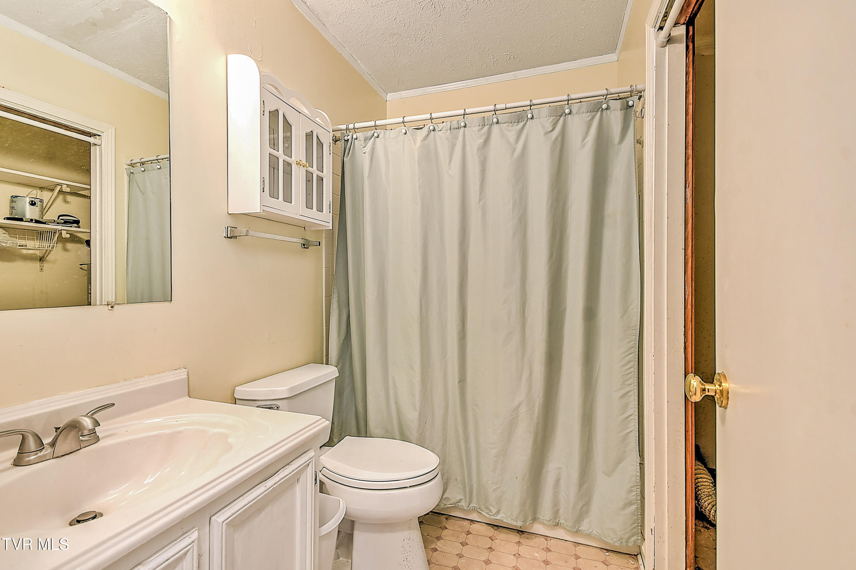 700 Painter Creek Road Bristol, TN 37620 - Photo 20 of 51 700 Painter Creek KB-24