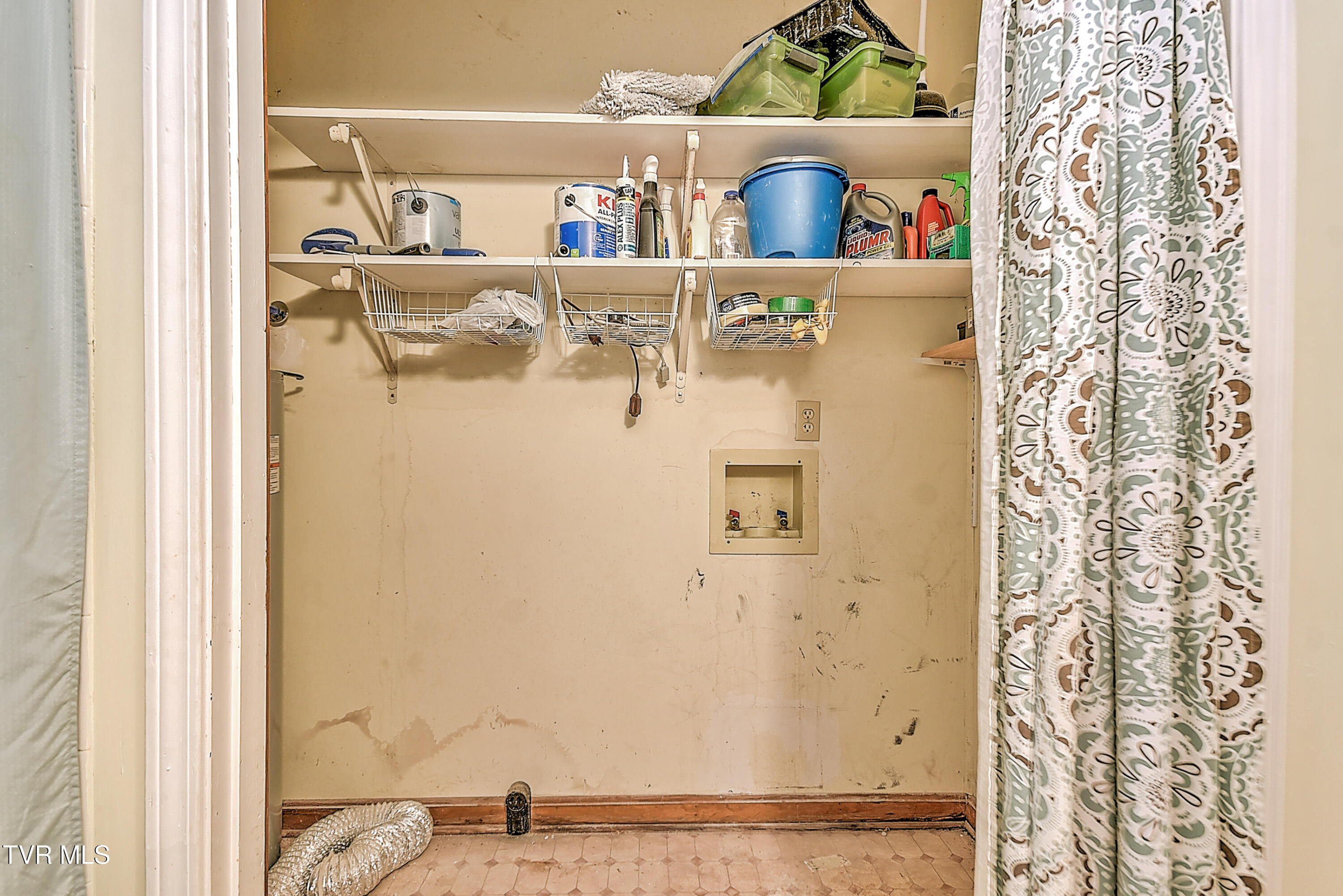 700 Painter Creek Road Bristol, TN 37620 - Photo 22 of 51 700 Painter Creek KB-26