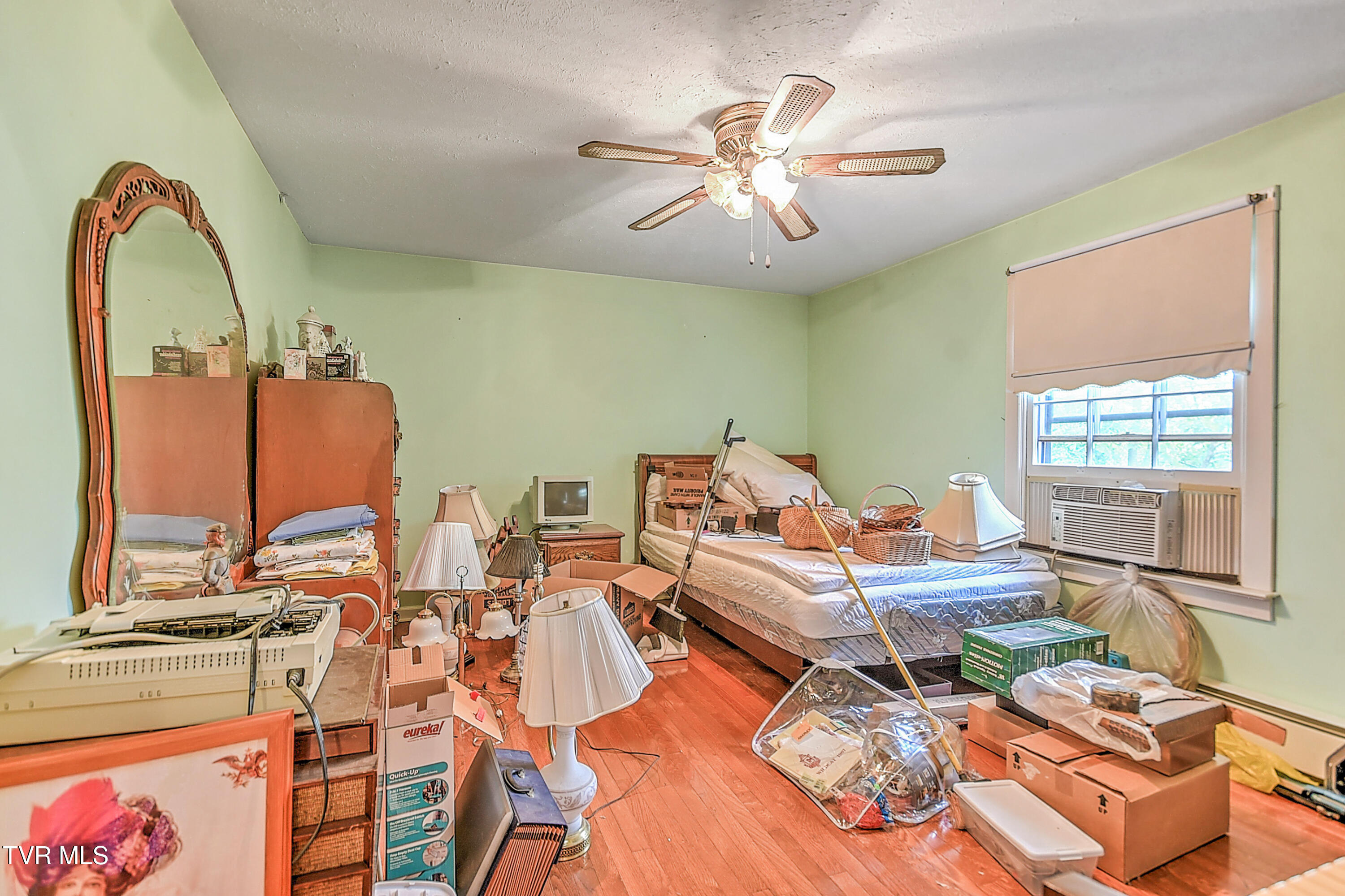 700 Painter Creek Road Bristol, TN 37620 - Photo 28 of 51 700 Painter Creek KB-28