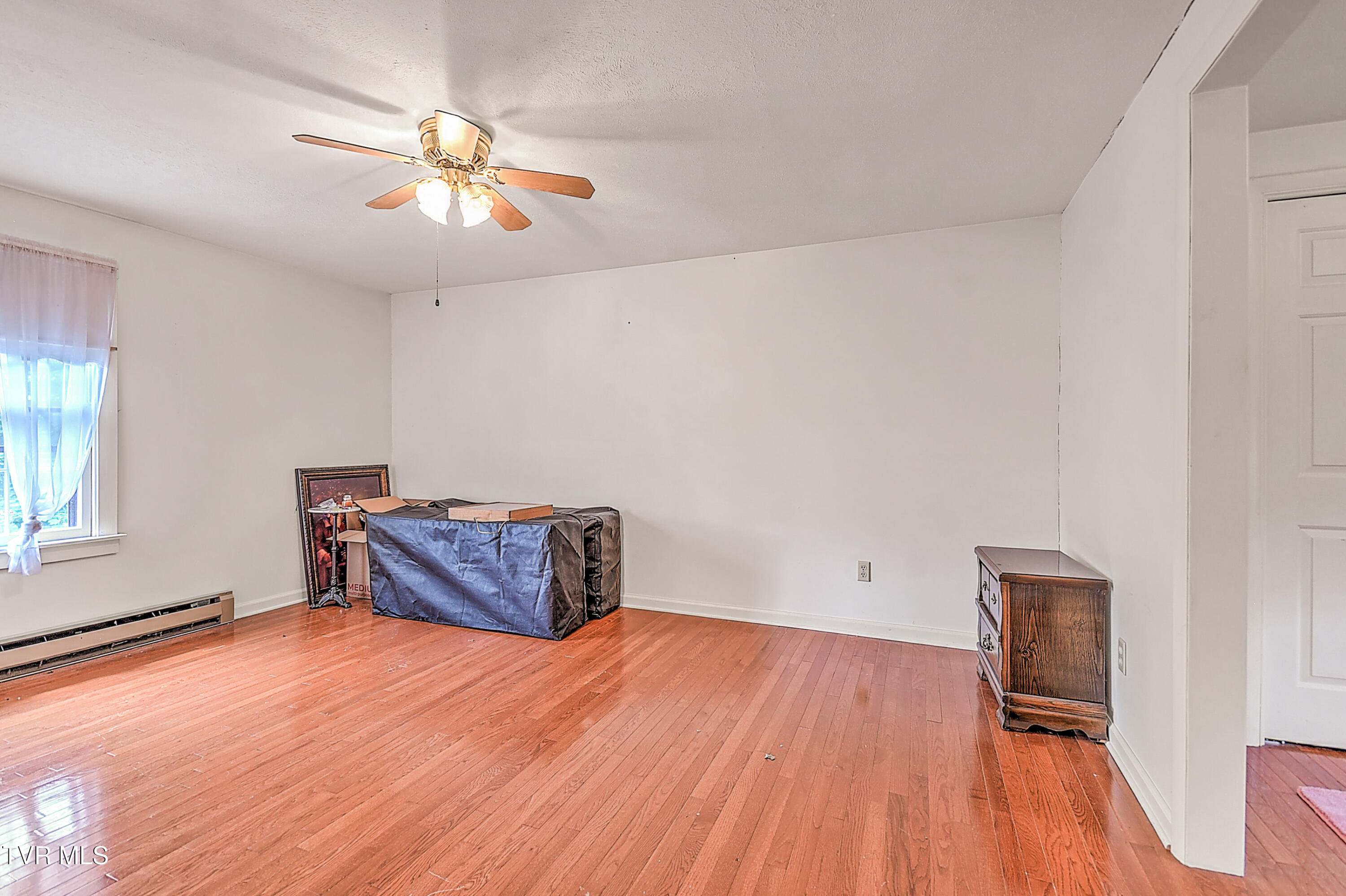 700 Painter Creek Road Bristol, TN 37620 - Photo 33 of 51 700 Painter Creek KB-38