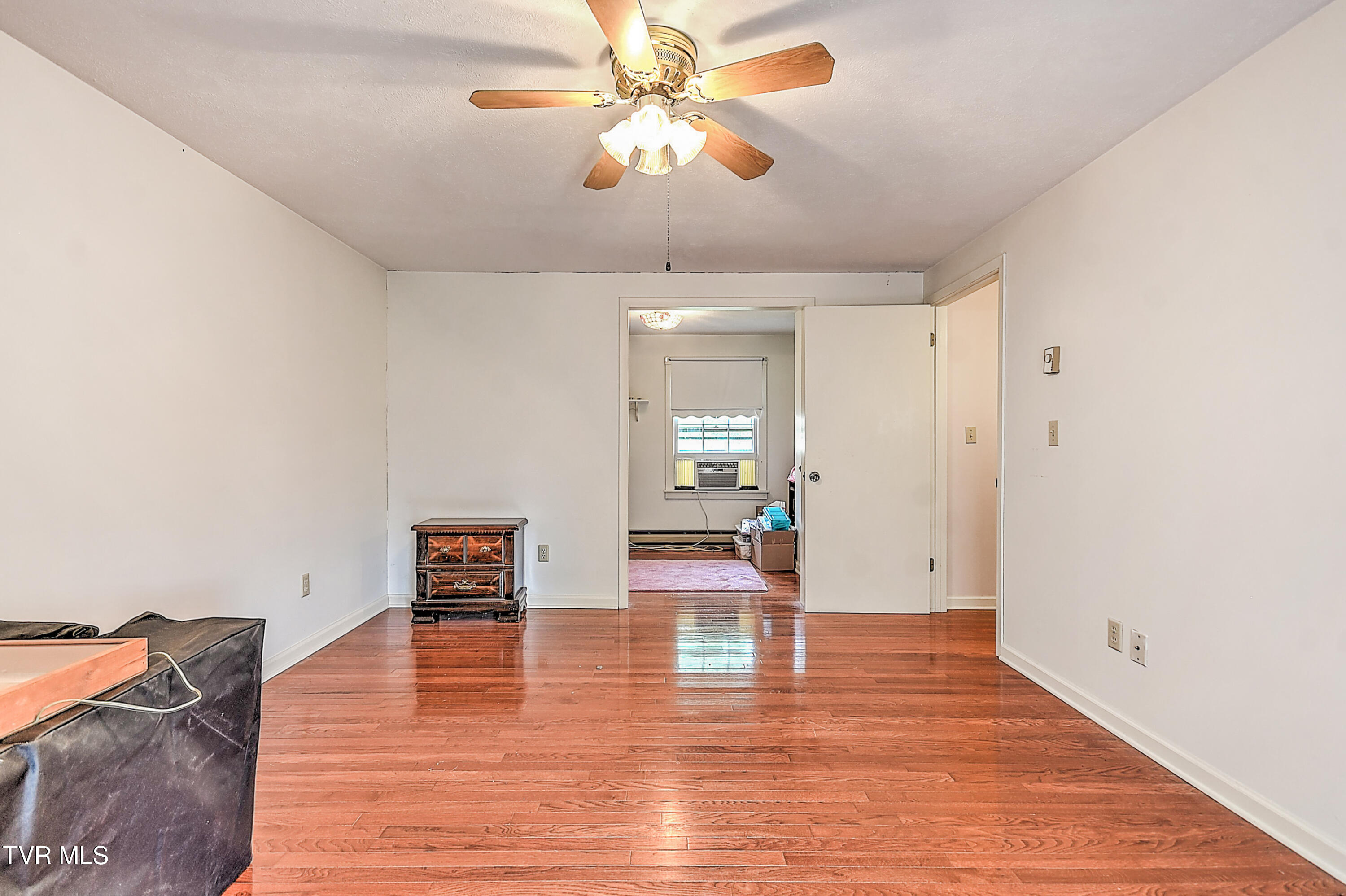 700 Painter Creek Road Bristol, TN 37620 - Photo 36 of 51 700 Painter Creek KB-41