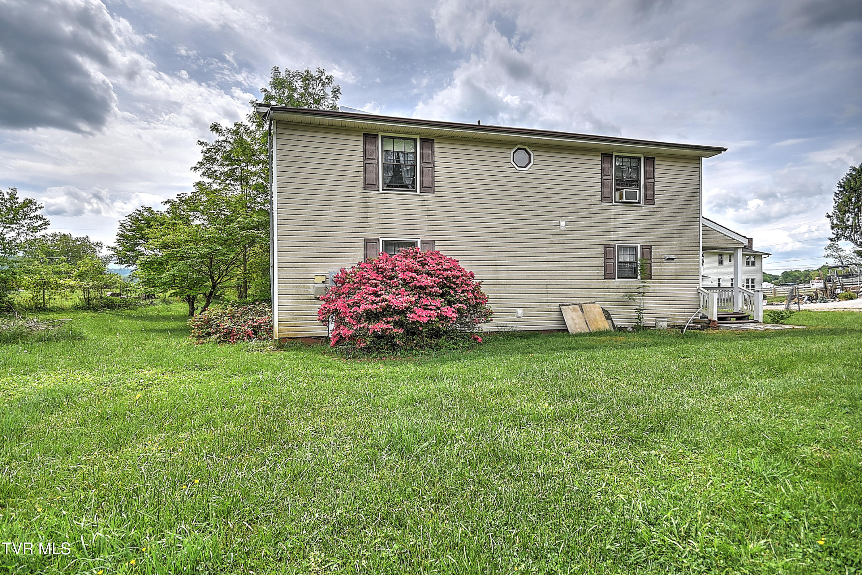 700 Painter Creek Road Bristol, TN 37620 - Photo 39 of 51 700 Painter Creek KB-46