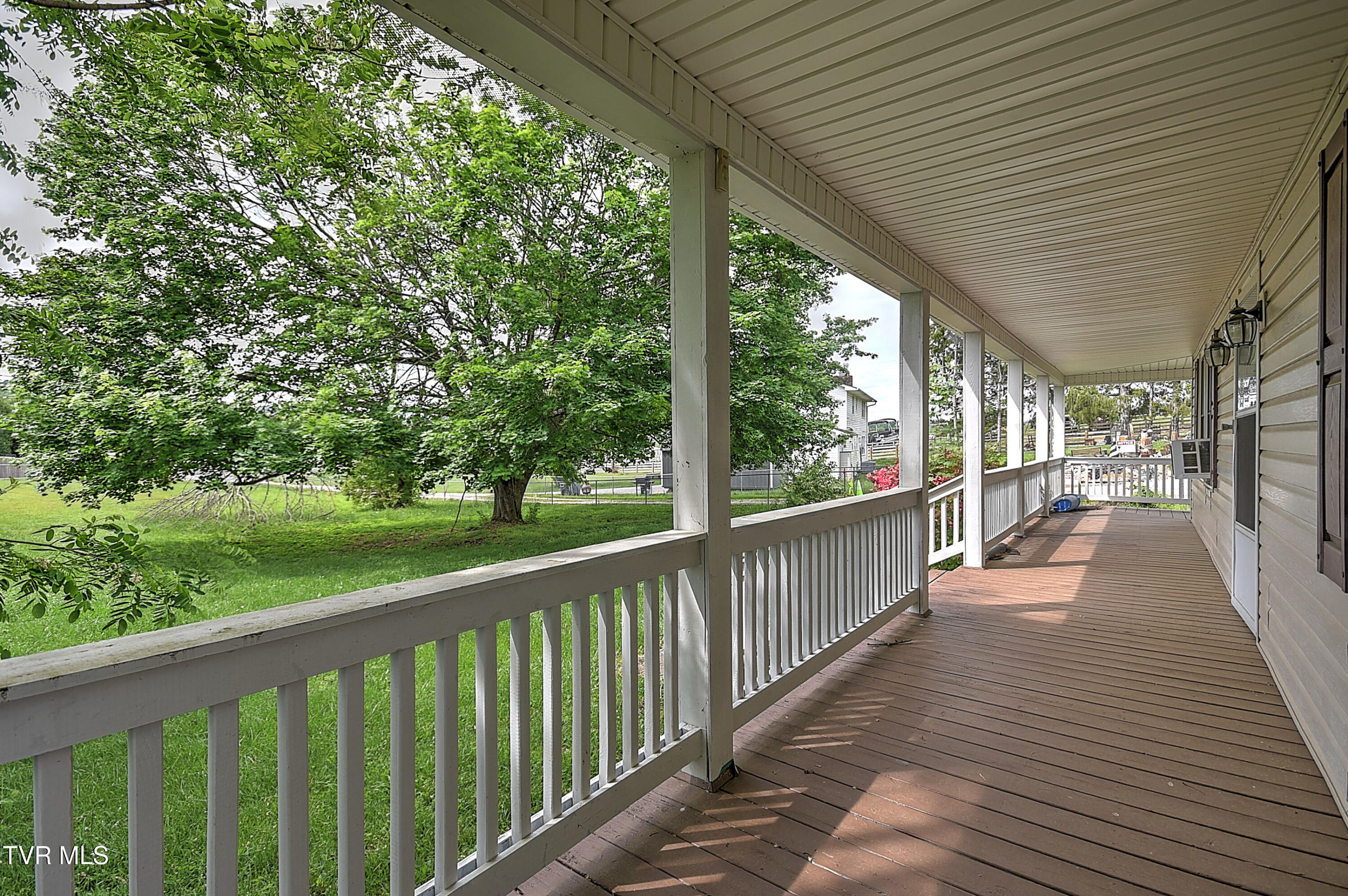 700 Painter Creek Road Bristol, TN 37620 - Photo 5 of 51 700 Painter Creek KB-6
