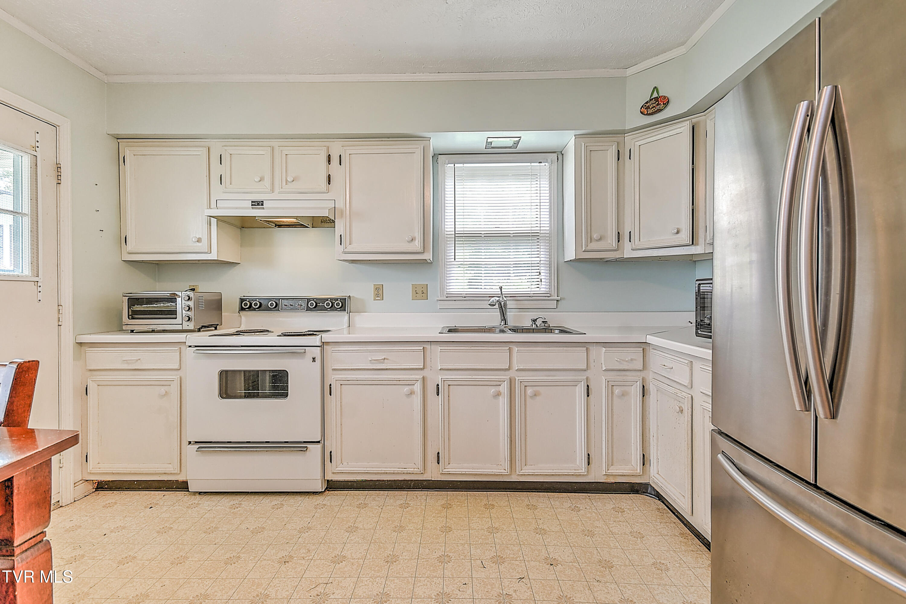 700 Painter Creek Road Bristol, TN 37620 - Photo 7 of 51 700 Painter Creek KB-12