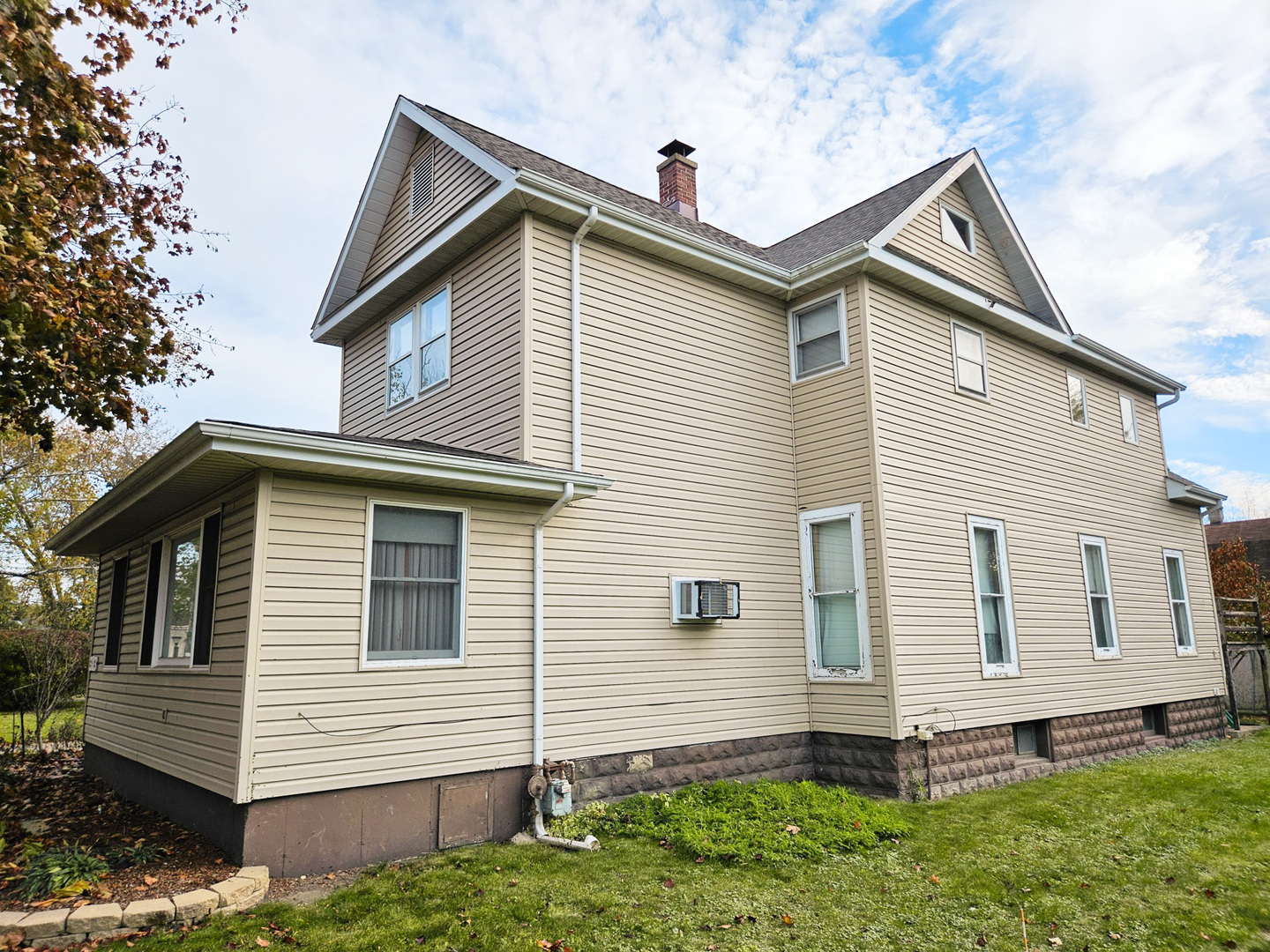 313 West Nippersink Road Round Lake, IL 60073 - Photo 5 of 53 Gallery Image 5