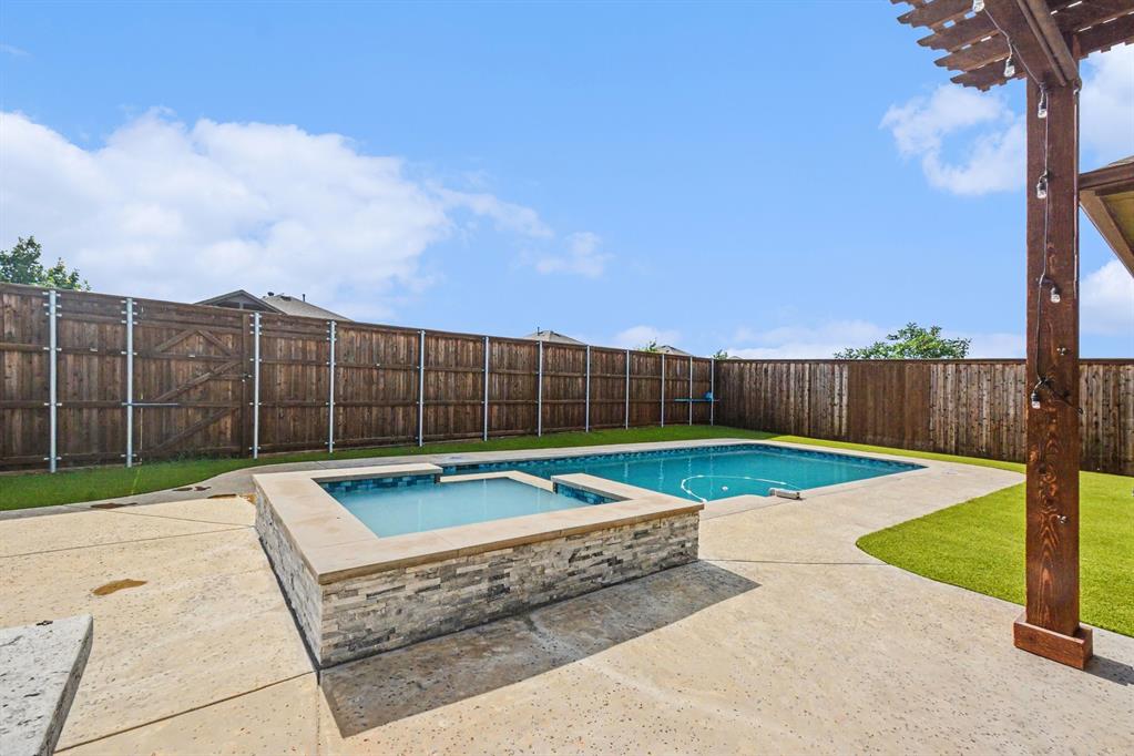 3801 Forest Bend Road Denton, TX 76208 - Photo 34 of 36