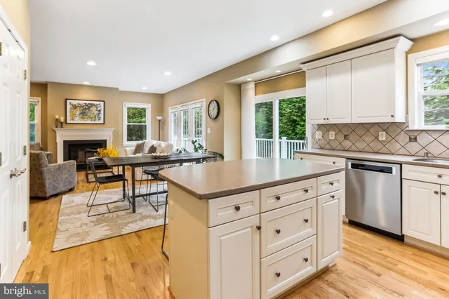 $999,900 | 10801 Torrance Drive, Kensington, MD 20895