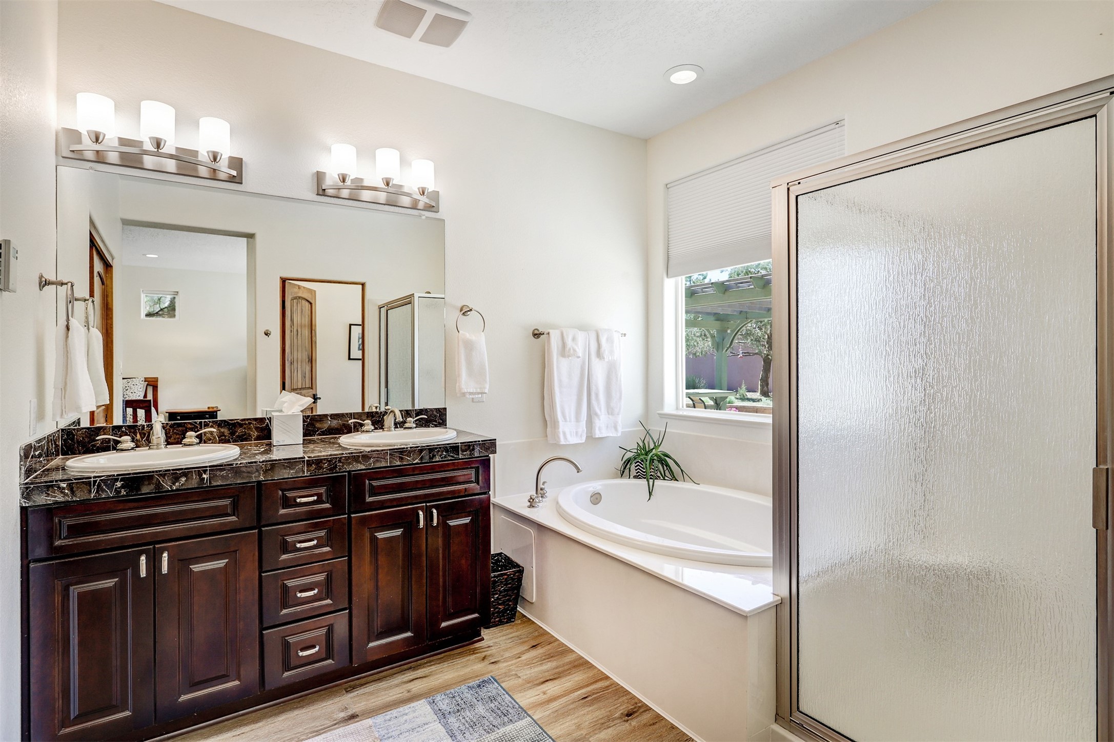 130 East Chili Line Road Santa Fe, NM 87508 - Photo 15 of 31 Primary Bathroom