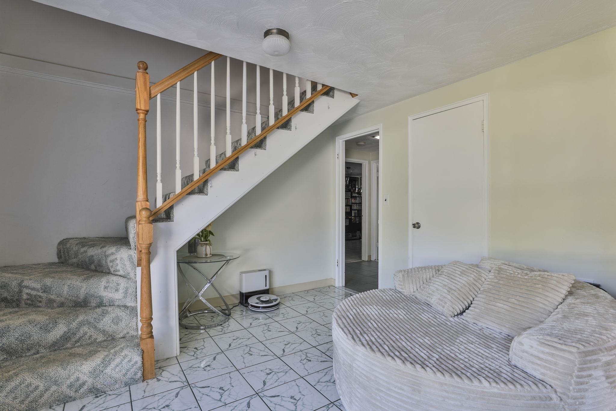 13 Irving Street Salem, NH 03079 - Photo 14 of 33