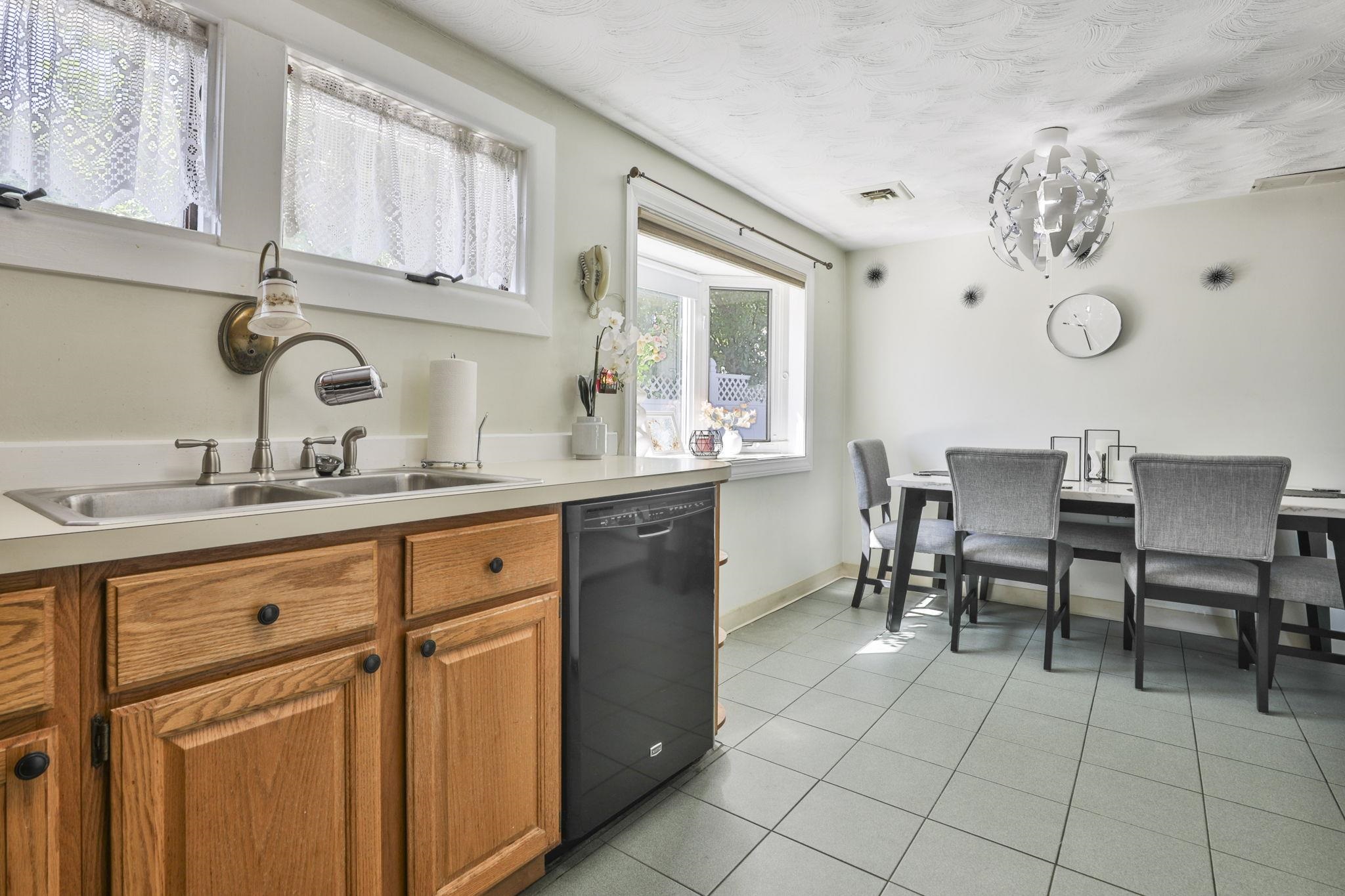 13 Irving Street Salem, NH 03079 - Photo 18 of 33