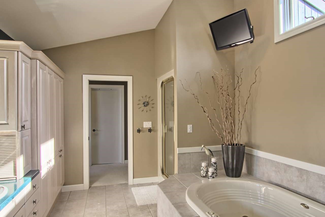 680 Holly Road Cadillac, MI 49601 - Photo 26 of 47 1808624-25.JPG