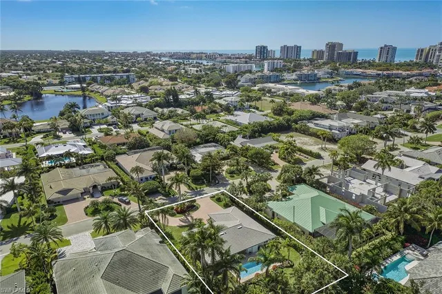 $2,600,000 | 517 Turtle Hatch Lane, Naples, FL 34103