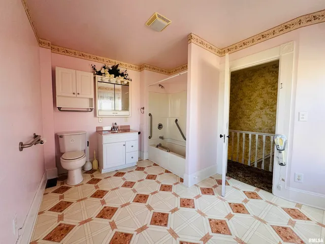 $325,000 | 10120 East 2250th Street, Adair, IL 61411