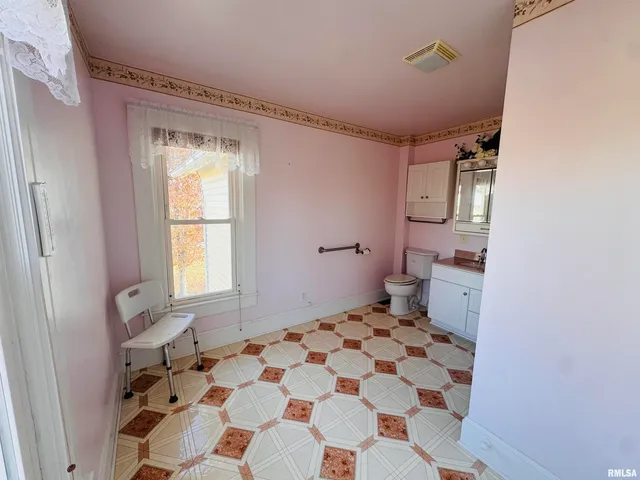 $325,000 | 10120 East 2250th Street, Adair, IL 61411