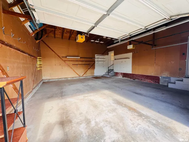 $325,000 | 10120 East 2250th Street, Adair, IL 61411