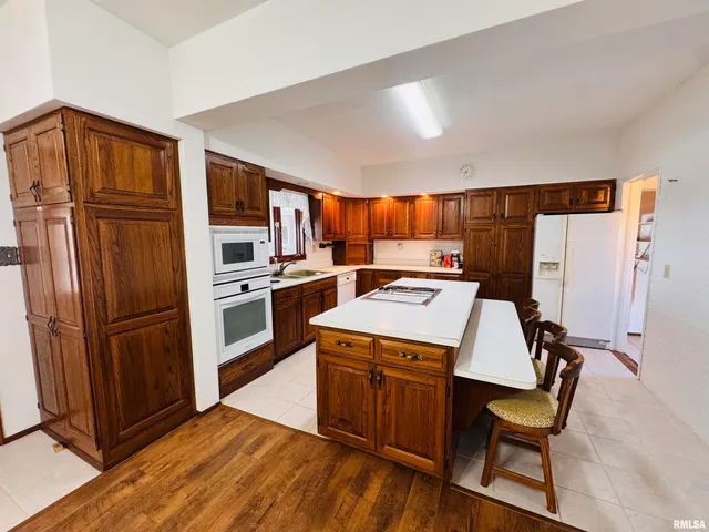 $325,000 | 10120 East 2250th Street, Adair, IL 61411