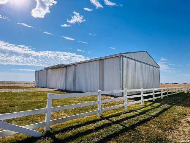 $325,000 | 10120 East 2250th Street, Adair, IL 61411