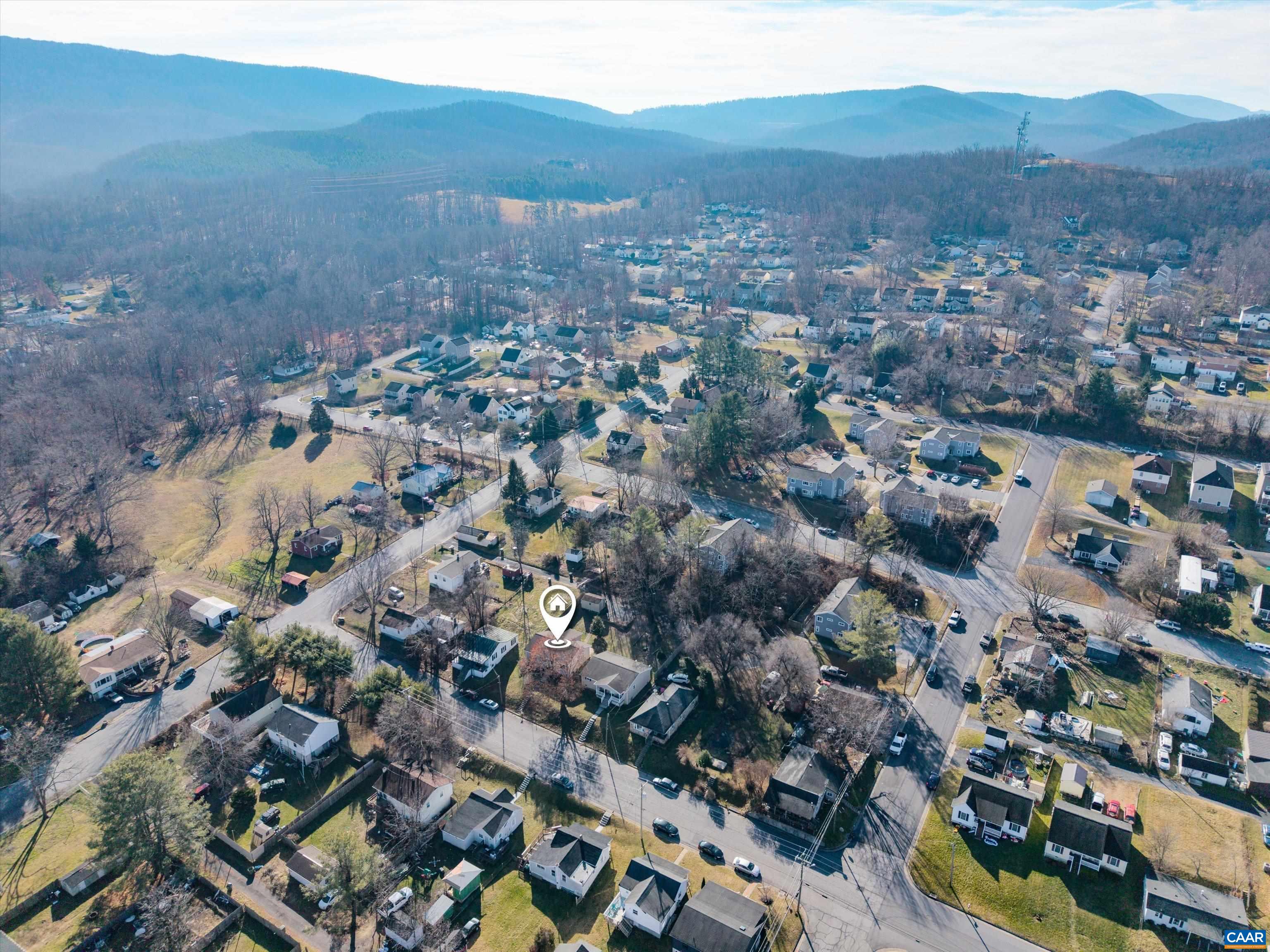 1424 B Street Waynesboro, VA 22980 - Photo 28 of 32 an aerial view of multiple house