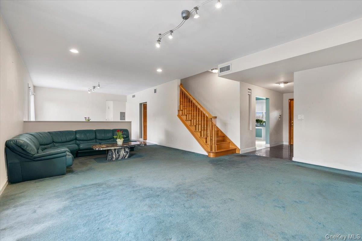 80 Dorset Road Scarsdale, NY 10583 - Photo 15 of 42