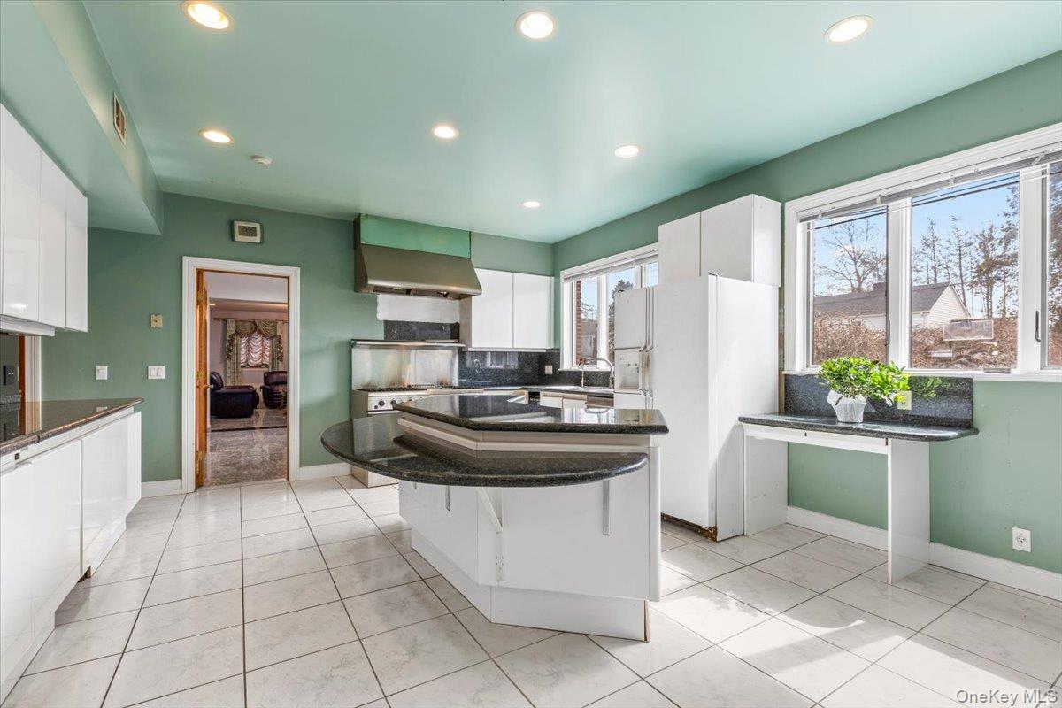 80 Dorset Road Scarsdale, NY 10583 - Photo 17 of 42