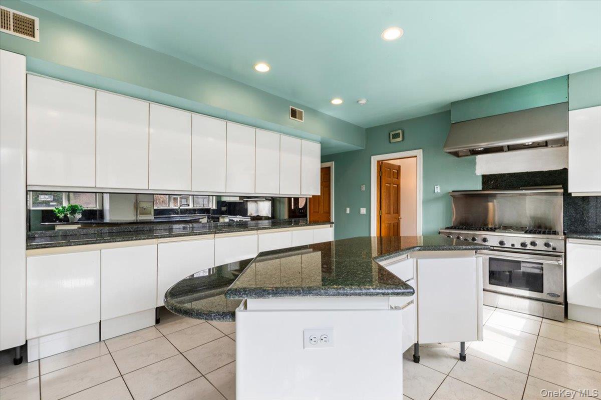 80 Dorset Road Scarsdale, NY 10583 - Photo 18 of 42