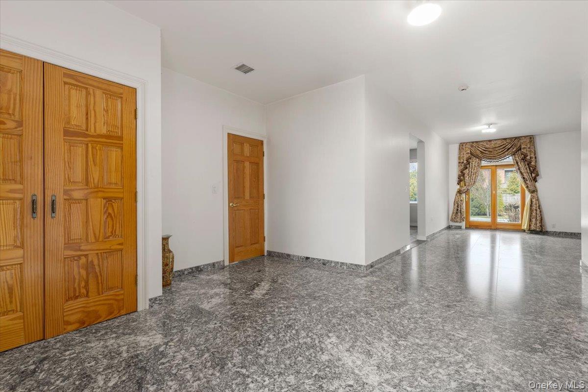 80 Dorset Road Scarsdale, NY 10583 - Photo 6 of 42