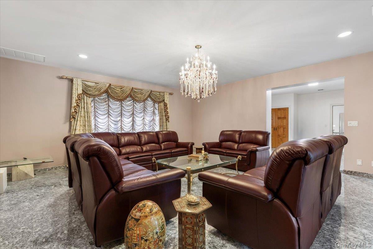 80 Dorset Road Scarsdale, NY 10583 - Photo 9 of 42