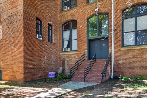 $185,000 | 201 South Hoskins Road, Unit 121, Charlotte, NC 28208