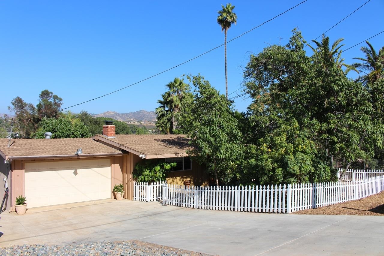 8569 Gardena Road Lakeside, CA 92040 - Photo 1 of 20