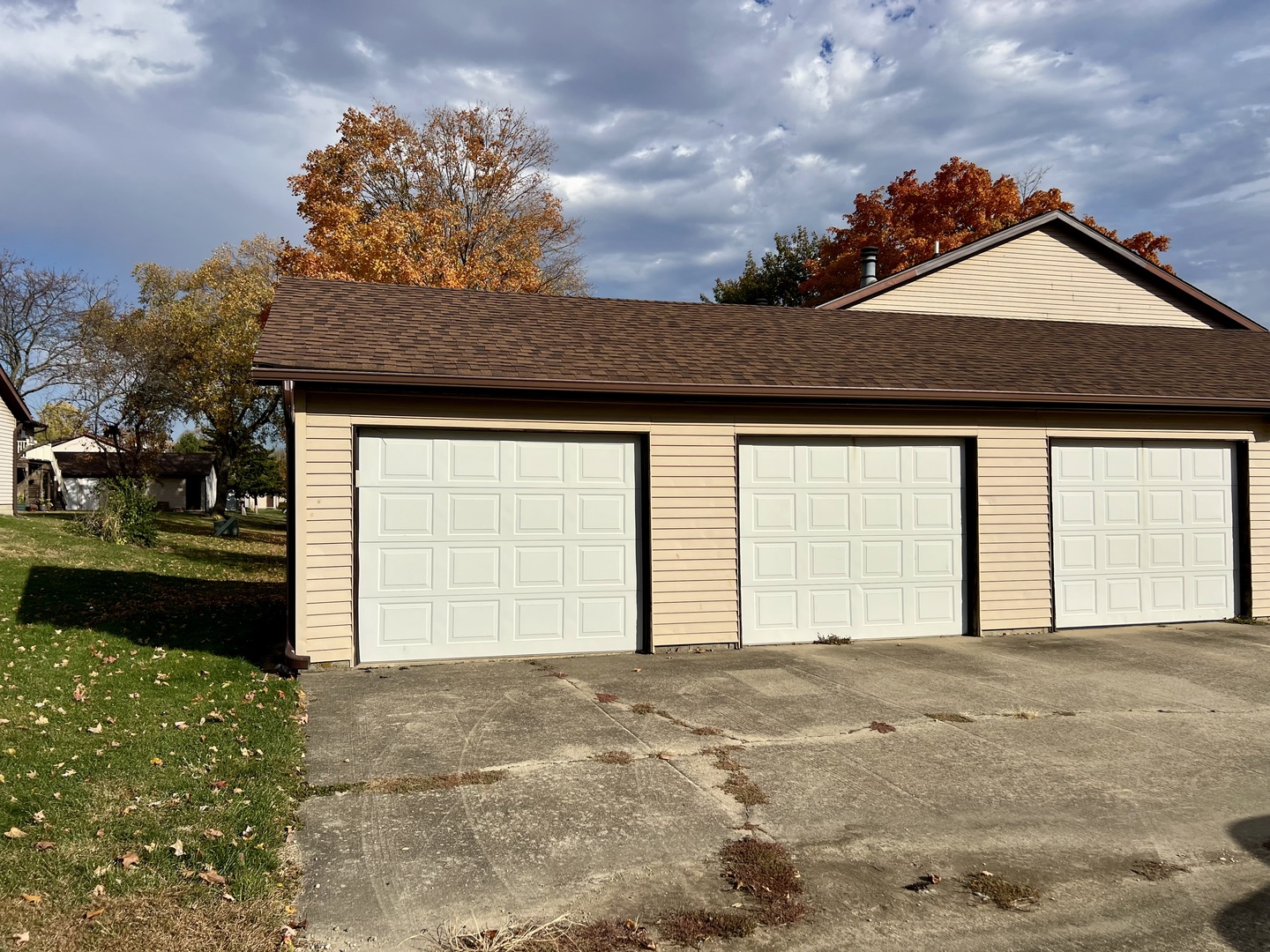 1202 Dean Drive Urbana, IL 61802 - Photo 3 of 6 a front view of a house with a yard