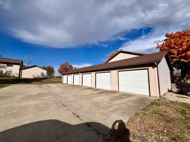 $29,900 | 1202 Dean Drive, Urbana, IL 61802