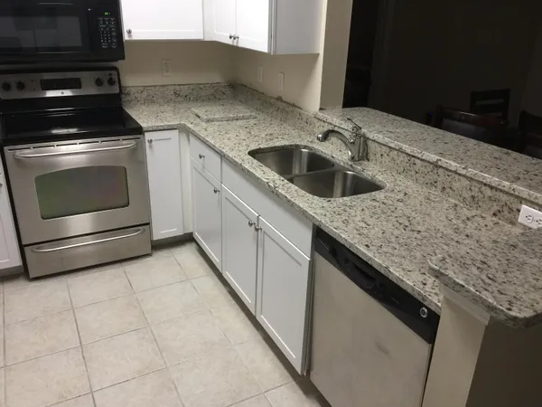 $1,800 | 10000 Southwest 52nd Avenue, Unit 76, Gainesville, FL 32608