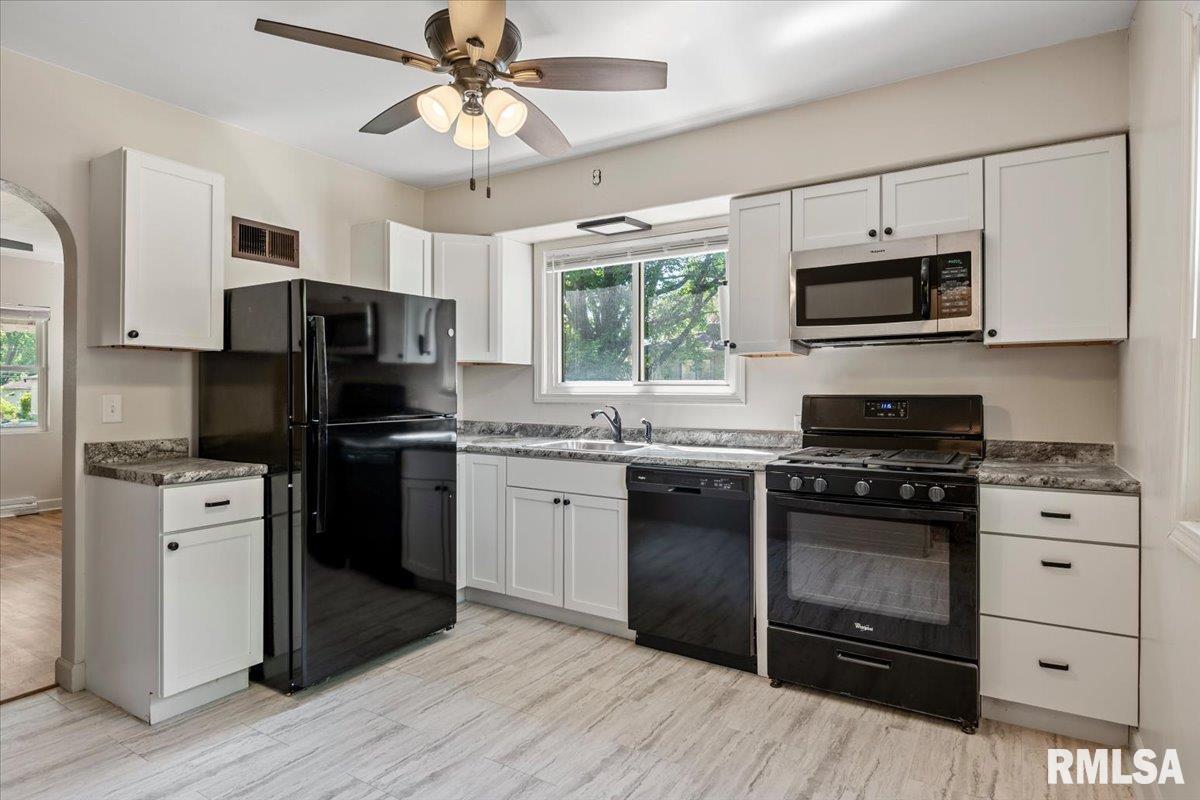 3211 South 3rd Street Springfield, IL 62703 - Photo 7 of 32