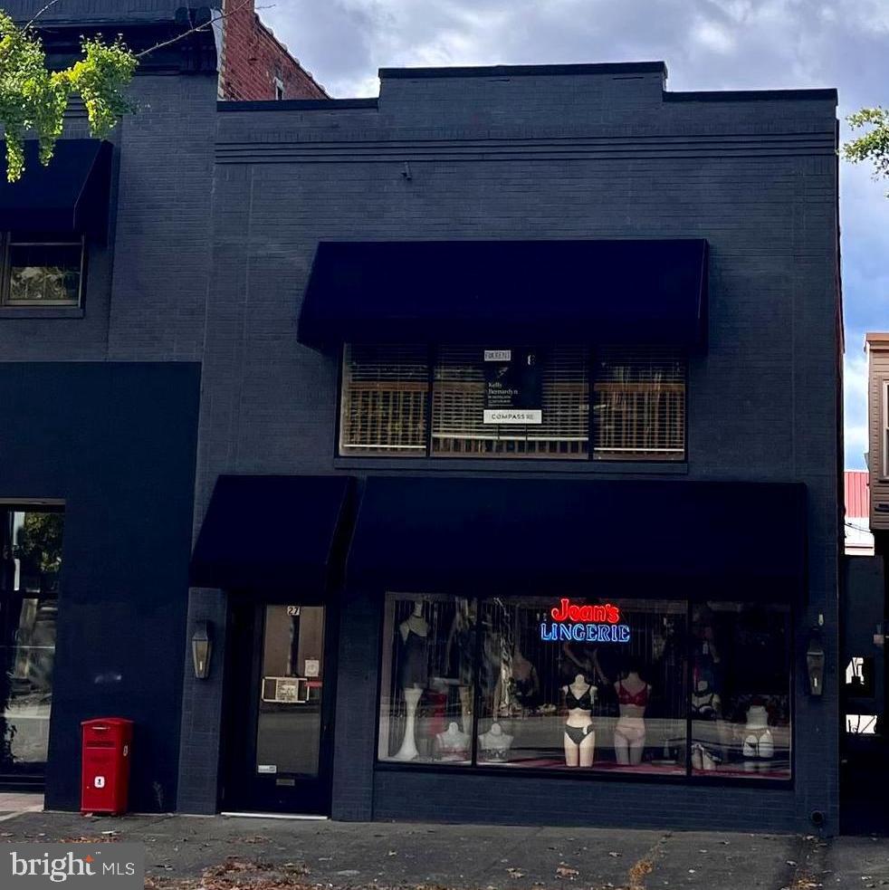 Welcome to 27 North Hanover Street, Apt 2