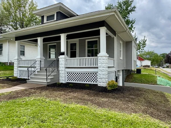 $184,700 | 2038 North Myrtle Street, Davenport, IA 52804