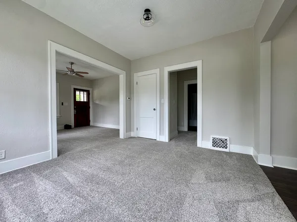 $184,700 | 2038 North Myrtle Street, Davenport, IA 52804