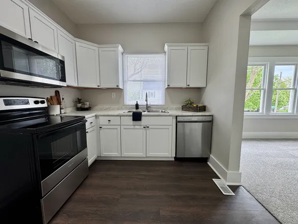 $184,700 | 2038 North Myrtle Street, Davenport, IA 52804