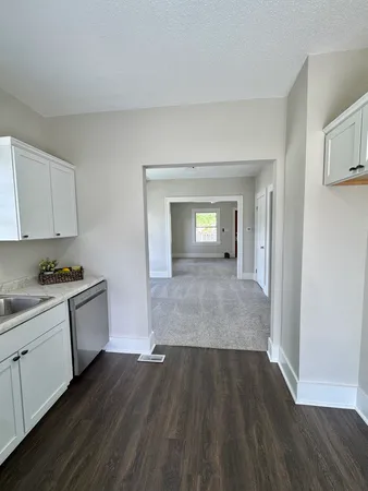 $184,700 | 2038 North Myrtle Street, Davenport, IA 52804