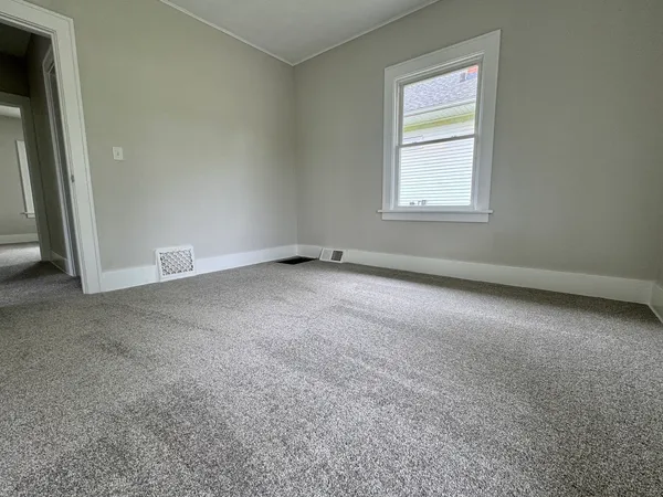 $184,700 | 2038 North Myrtle Street, Davenport, IA 52804