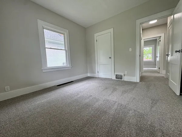 $184,700 | 2038 North Myrtle Street, Davenport, IA 52804