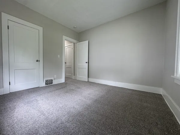 $184,700 | 2038 North Myrtle Street, Davenport, IA 52804