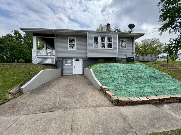 $184,700 | 2038 North Myrtle Street, Davenport, IA 52804