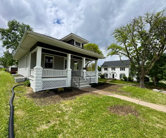 $184,700 | 2038 North Myrtle Street, Davenport, IA 52804