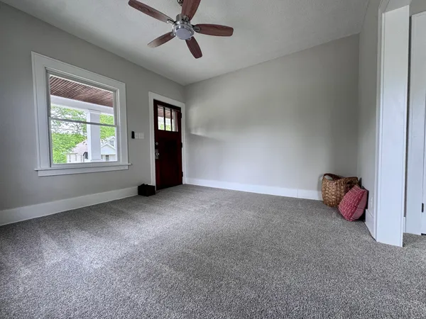 $184,700 | 2038 North Myrtle Street, Davenport, IA 52804