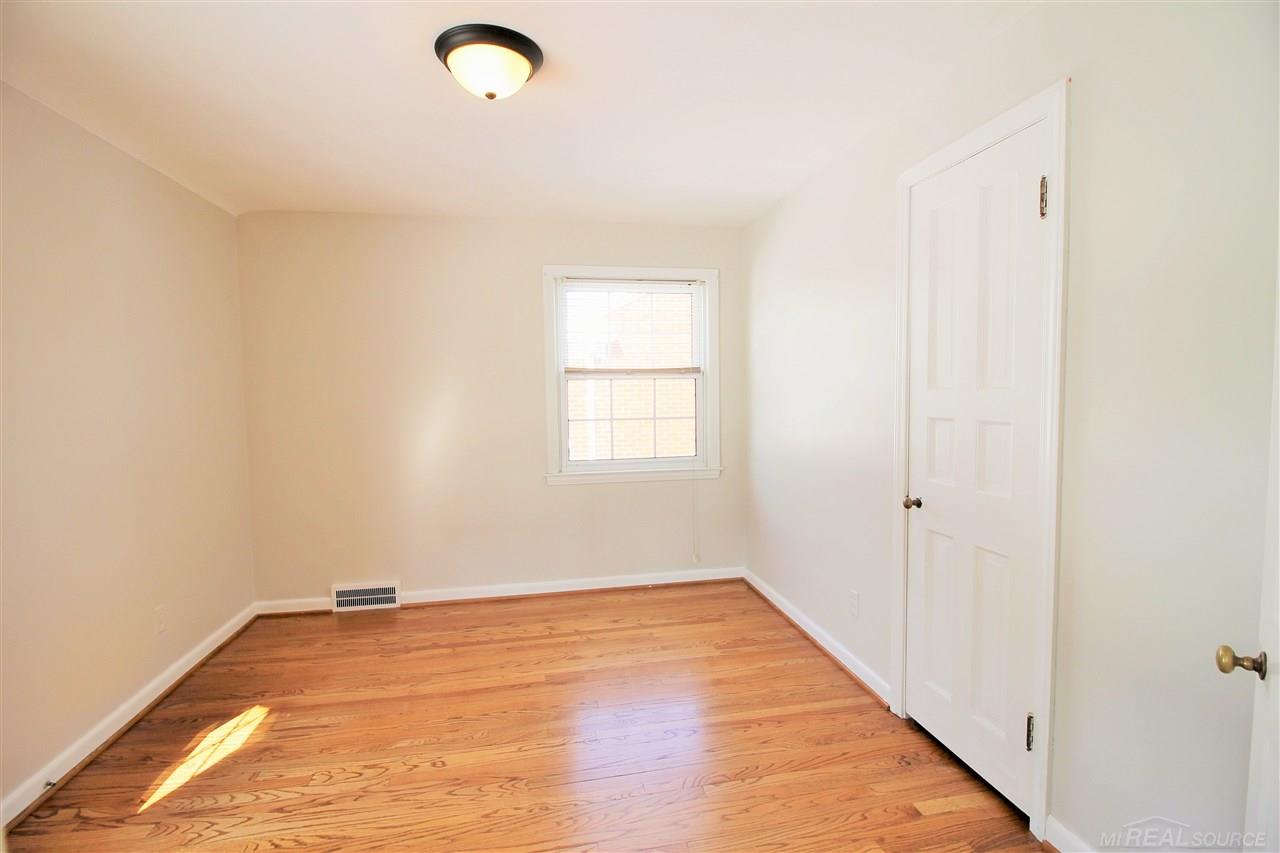 1173 Whittier Road Grosse Pointe, MI 48230 - Photo 60 of 83 50035395-59.JPG