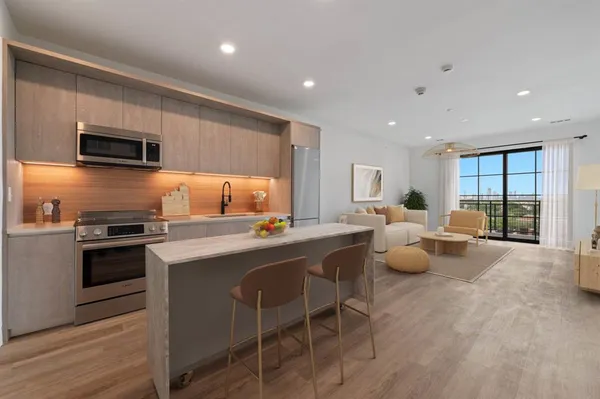 $307,500 | 4315 South Congress Avenue, Unit 329, Austin, TX 78745